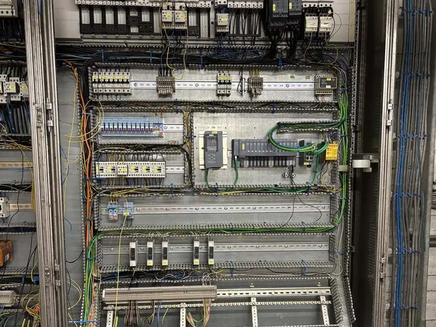 Kast met Siemens S7-1500